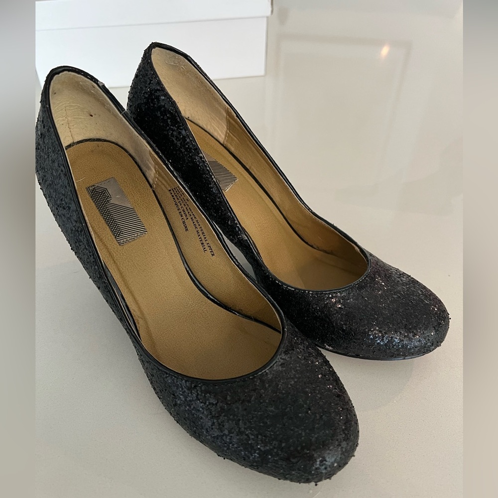 OU 3 inch Glitter Heels